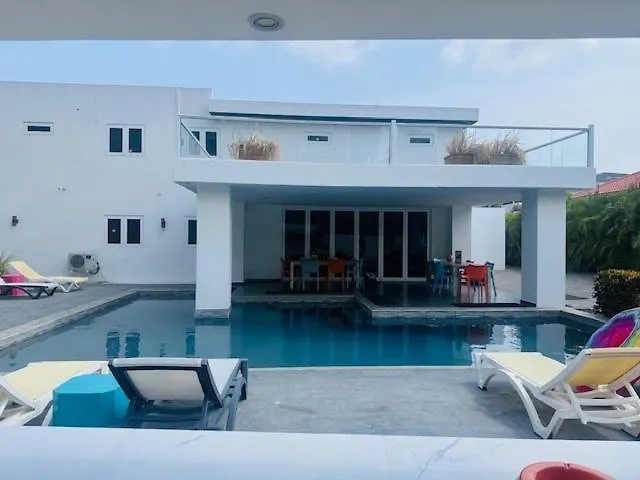 Villa Bida I Pas Near Janthiel Beach 8-16 Guests Jan Thiel Curaçao